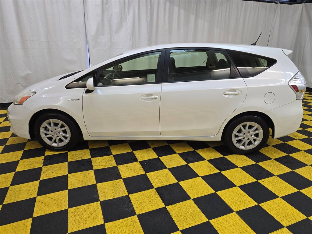 Used 2014 Toyota Prius V Two image 6