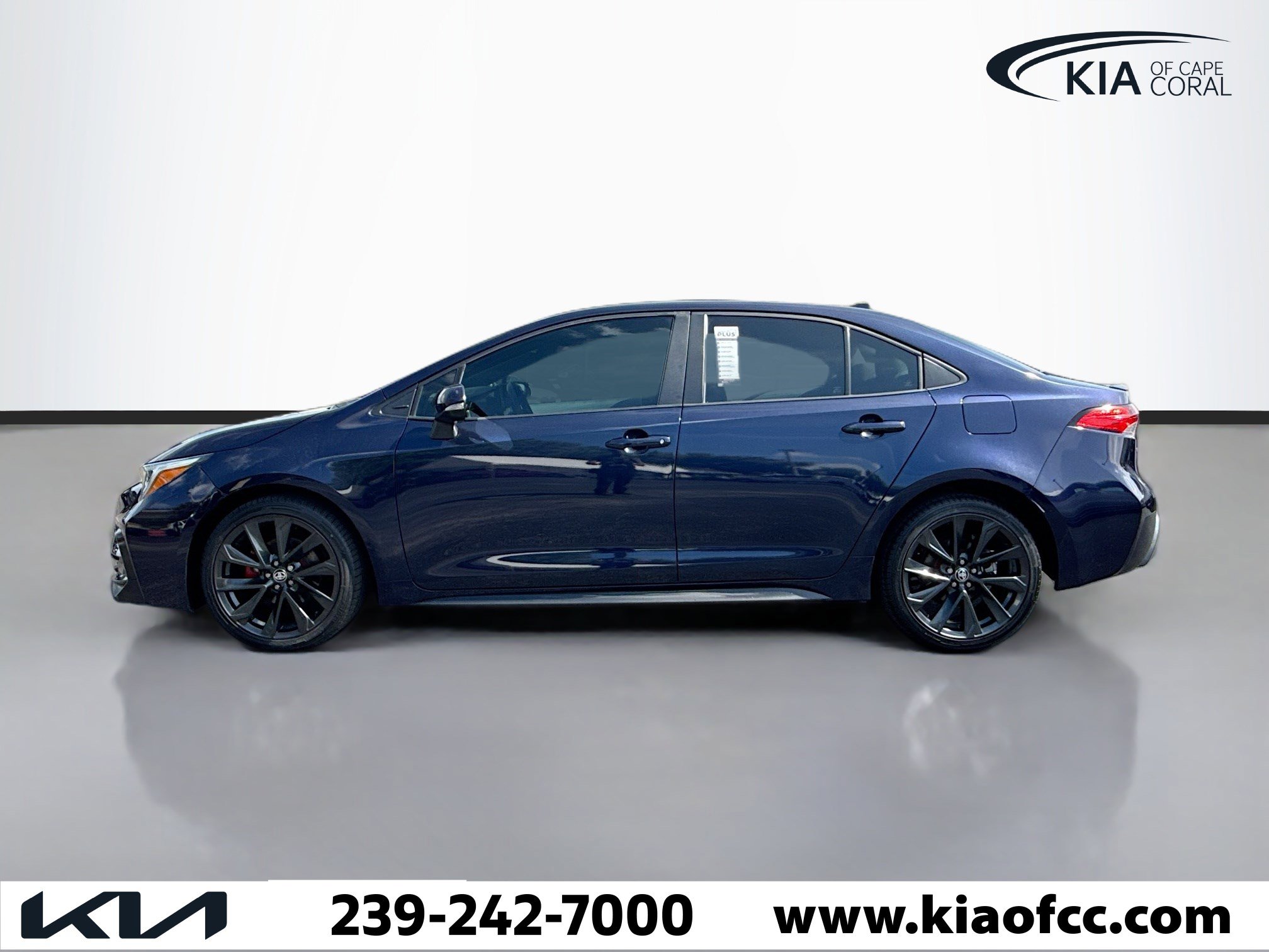 Used 2024 Toyota Corolla SE image 3