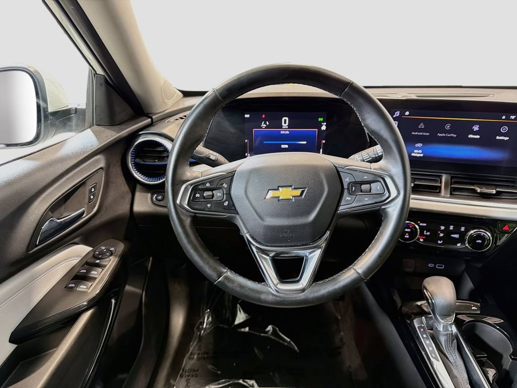 Used 2025 Chevrolet Trax LT w/ Driver Confidence Package FWD image 21