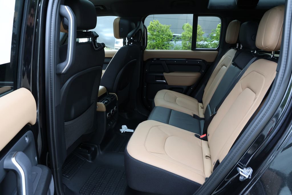 New 2026 Land Rover Defender 110 V8 AWD/4WD image 16