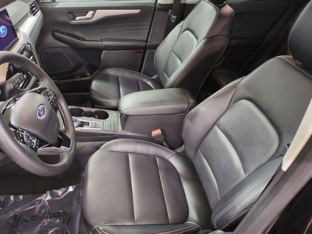 Used 2022 Ford Escape SEL image 12