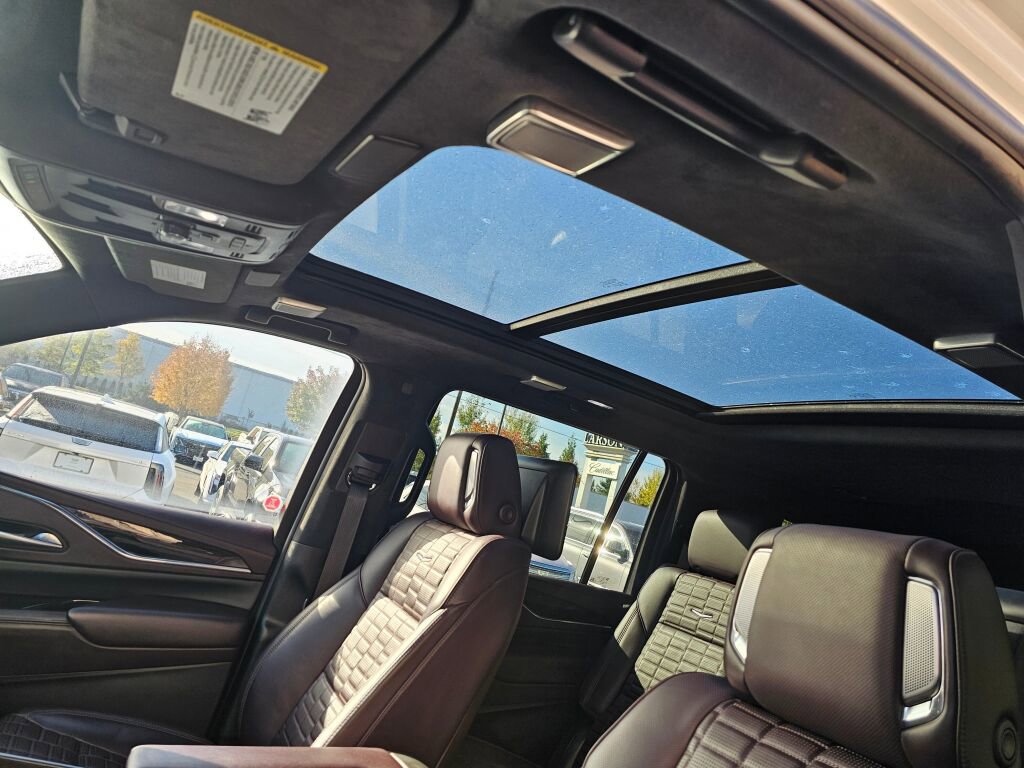 Certified 2023 Cadillac Escalade ESV Sport Platinum image 30