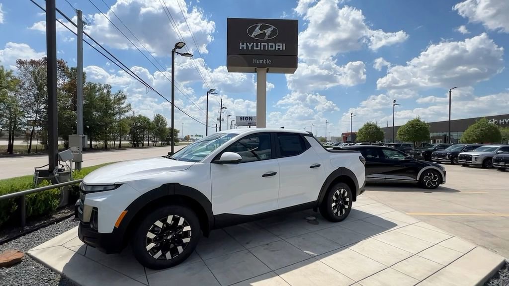 Used 2025 Hyundai Santa Cruz SE image 4