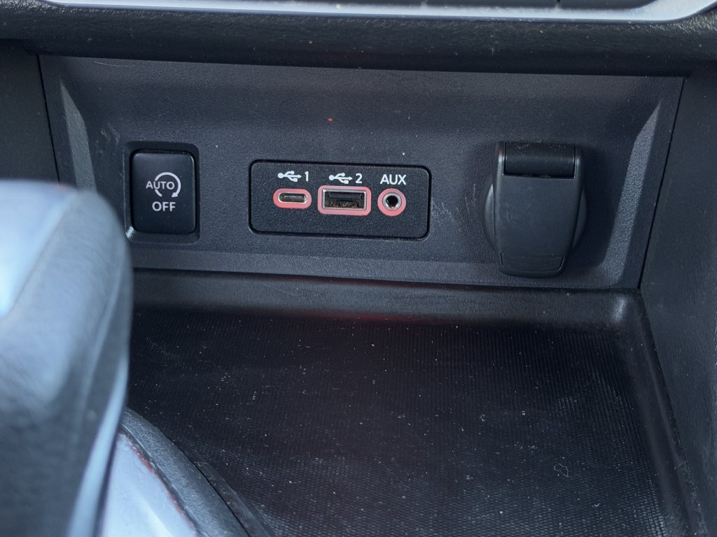 Used 2025 Nissan Sentra SV FWD image 18