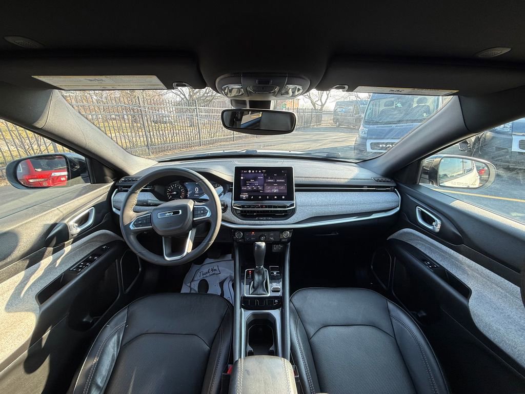 Used 2023 Jeep Compass Latitude image 13