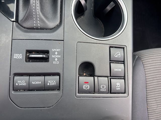 Used 2023 Toyota Highlander LE image 20