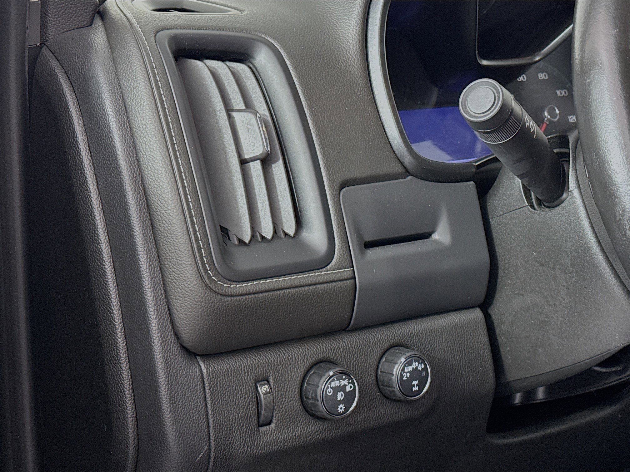 Used 2022 GMC Canyon Denali w/ Denali Black Edition Package image 10