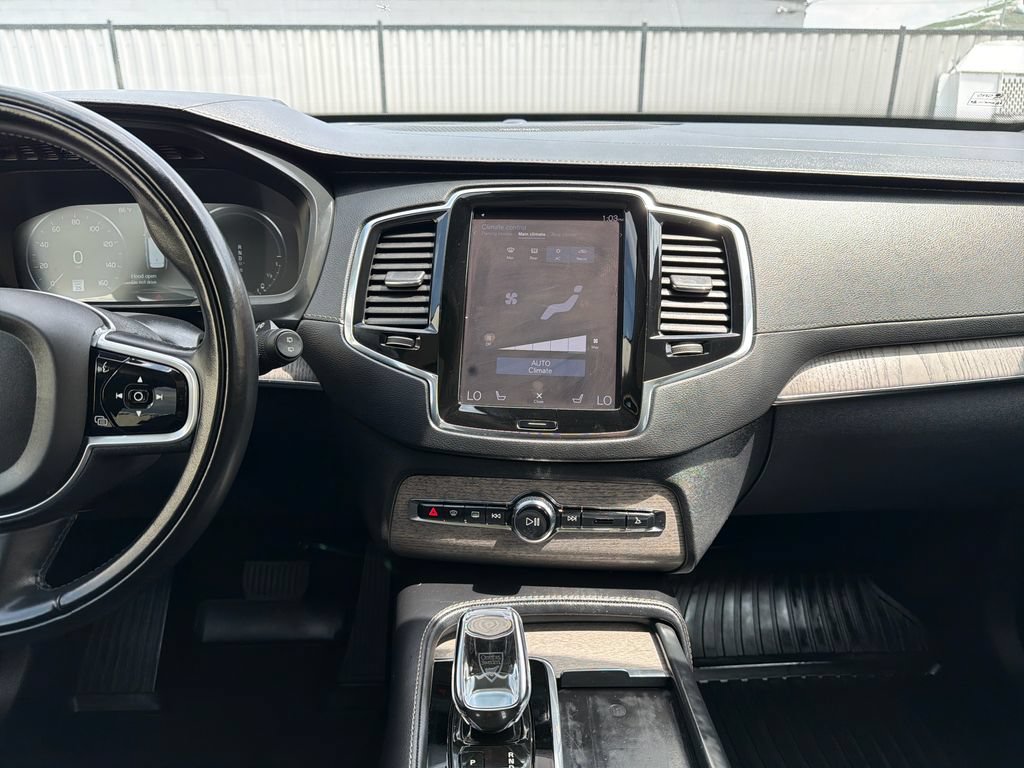Used 2022 Volvo XC90 T8 Inscription w/ Advanced Package AWD/4WD image 16