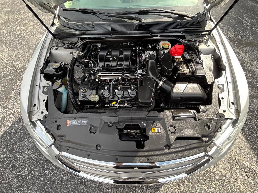 Used 2018 Ford Taurus SE FWD image 34