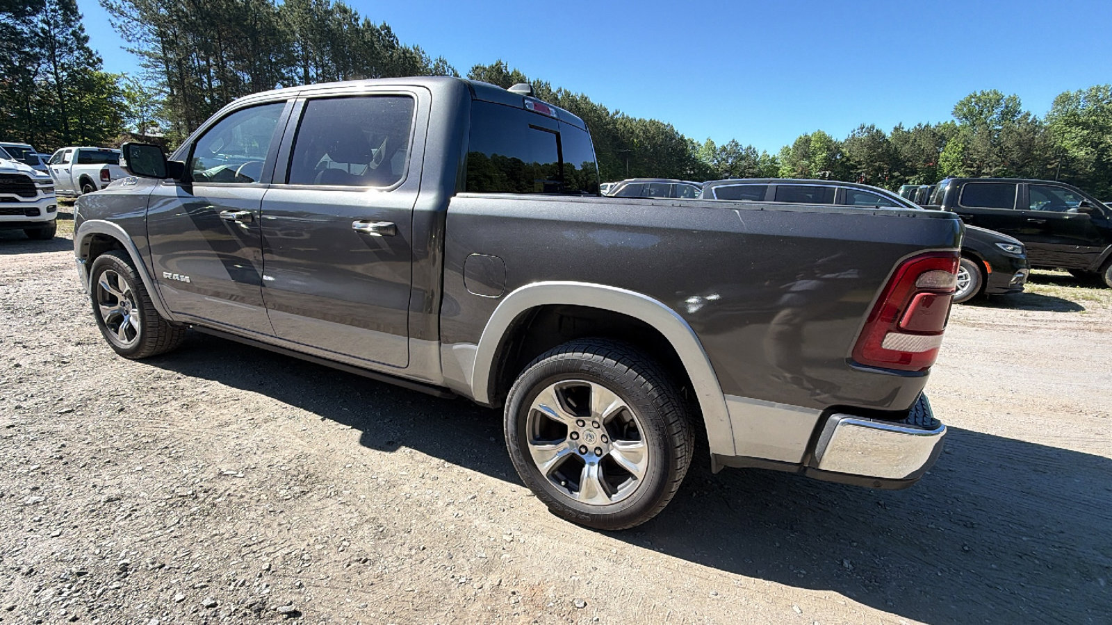 Used 2019 RAM 1500 Laramie AWD/4WD image 10