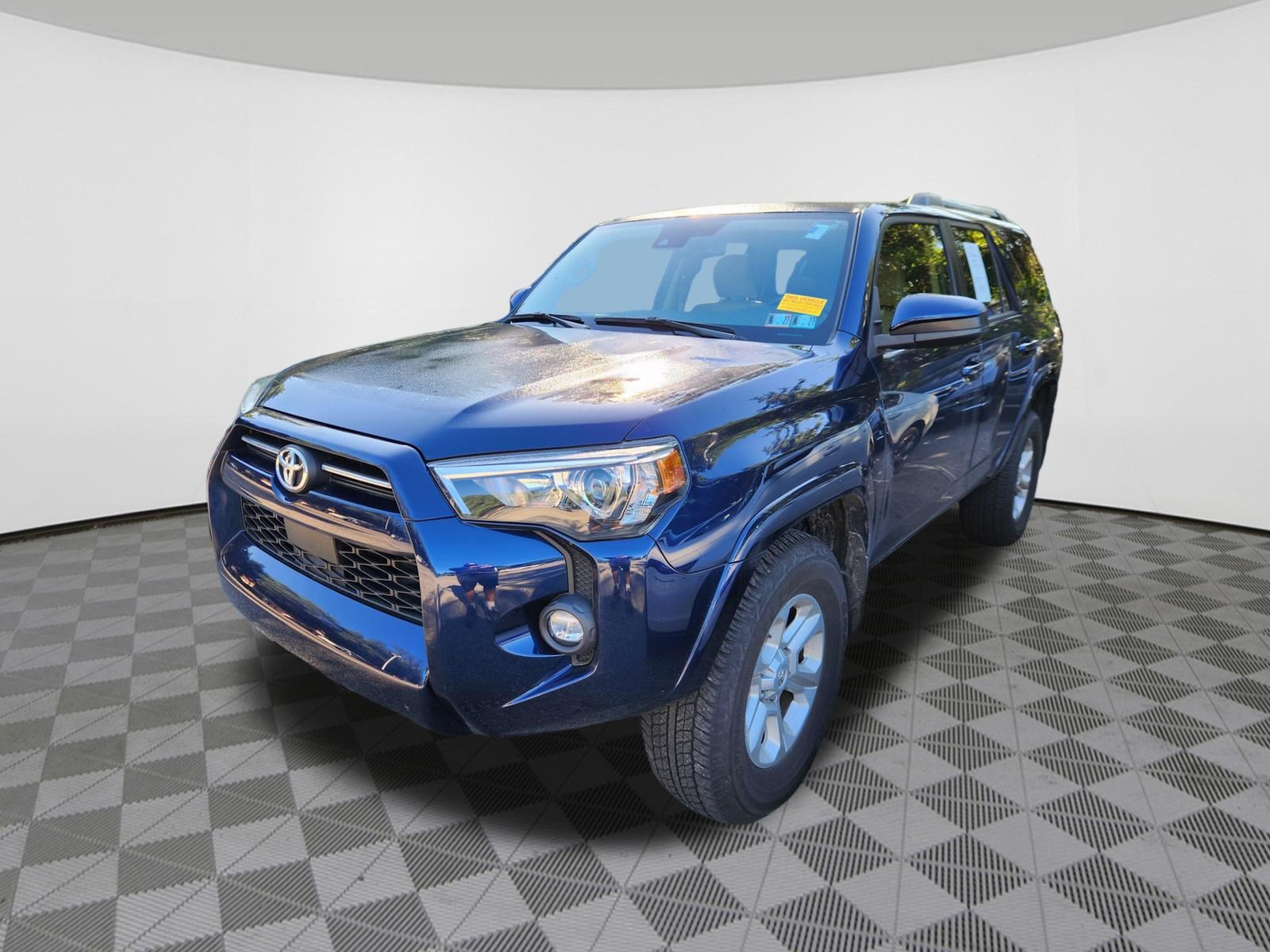 Used 2024 Toyota 4Runner SR5 AWD/4WD image 2