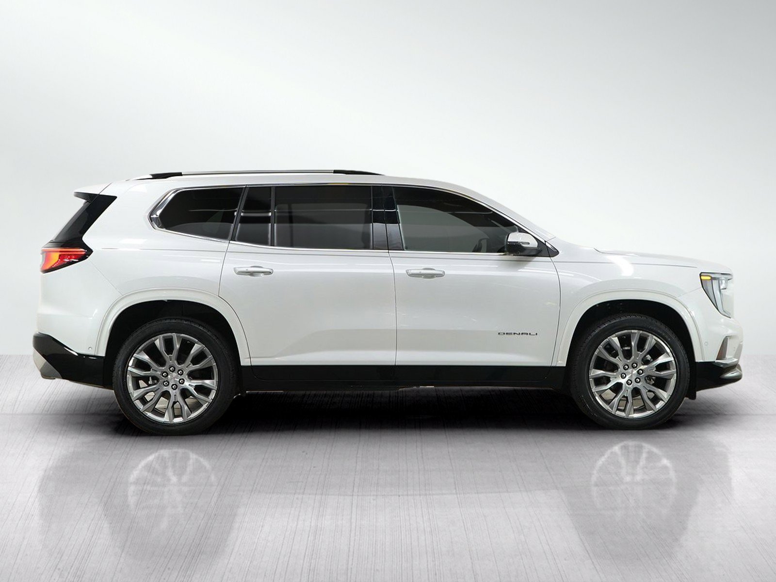 Used 2025 GMC Acadia Denali w/ Super Cruise Package AWD/4WD image 6