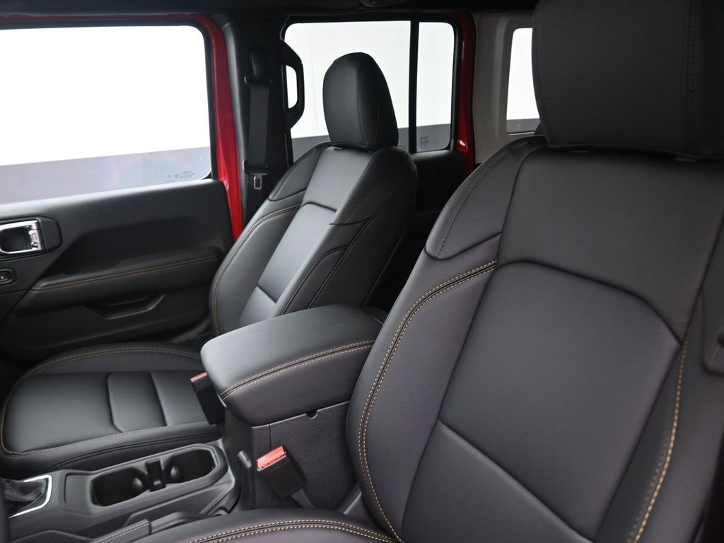 New 2025 Jeep Wrangler Sahara image 9