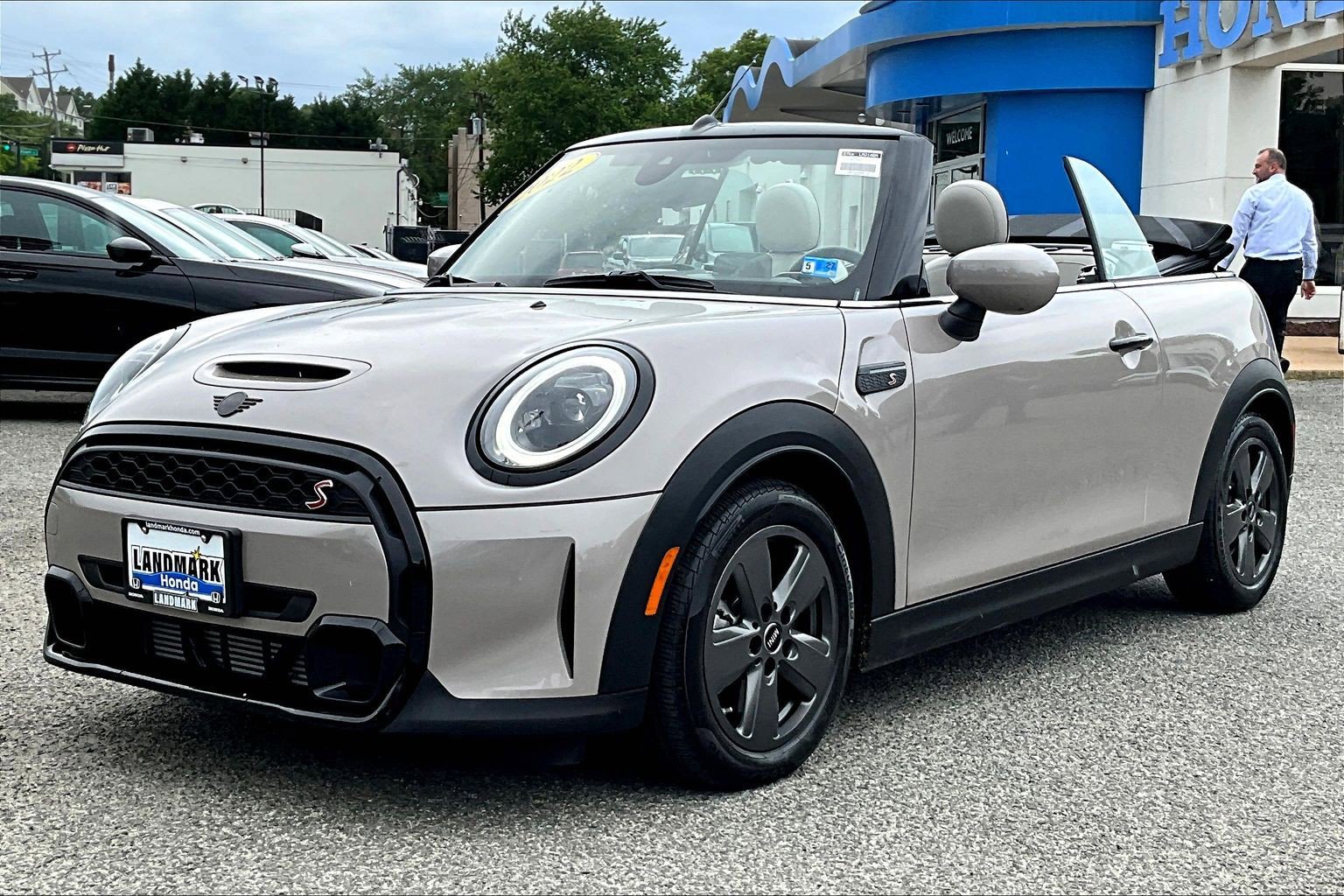 Used 2022 MINI Cooper S FWD image 1
