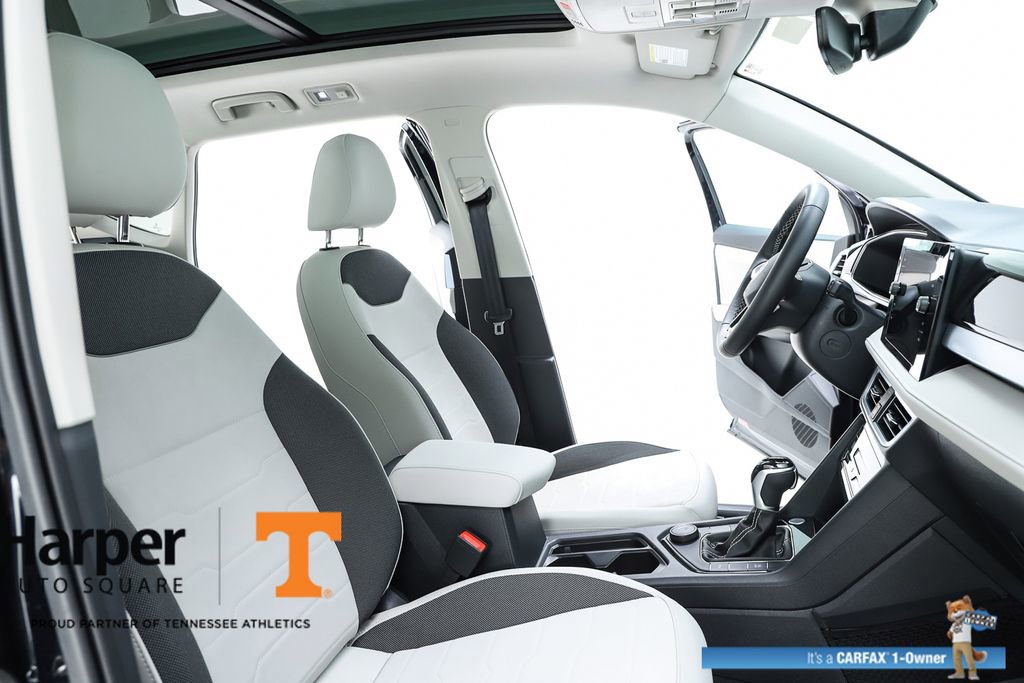 Used 2025 Volkswagen Taos SE w/ Panoramic Sunroof Package AWD/4WD image 35