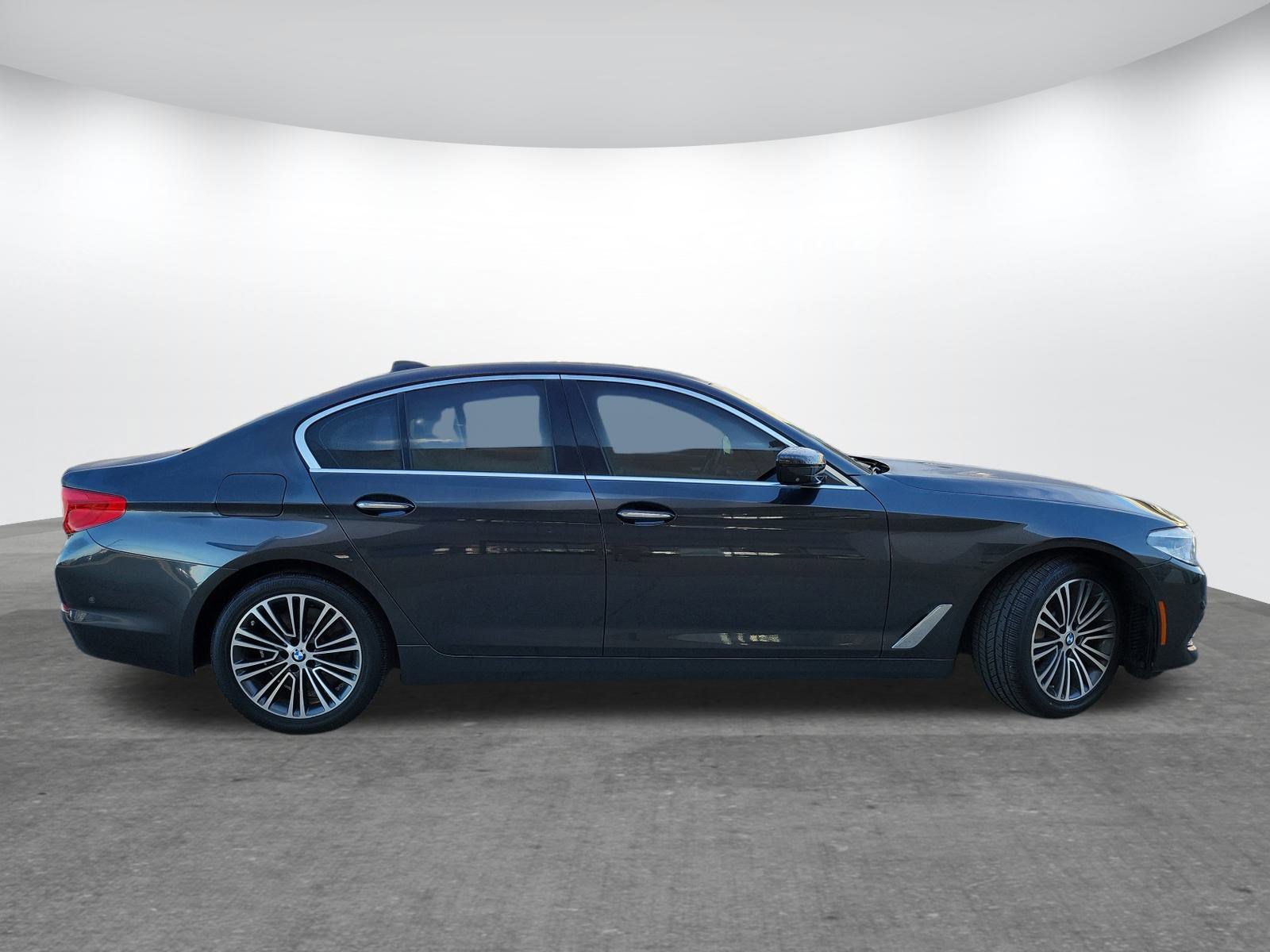 Used 2018 BMW 540i xDrive image 4