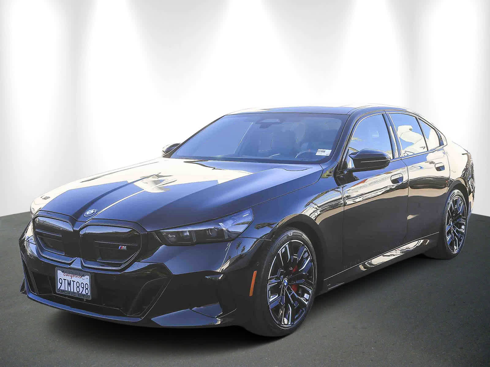 Used 2025 BMW i5 M60 w/ Premium Package image 3