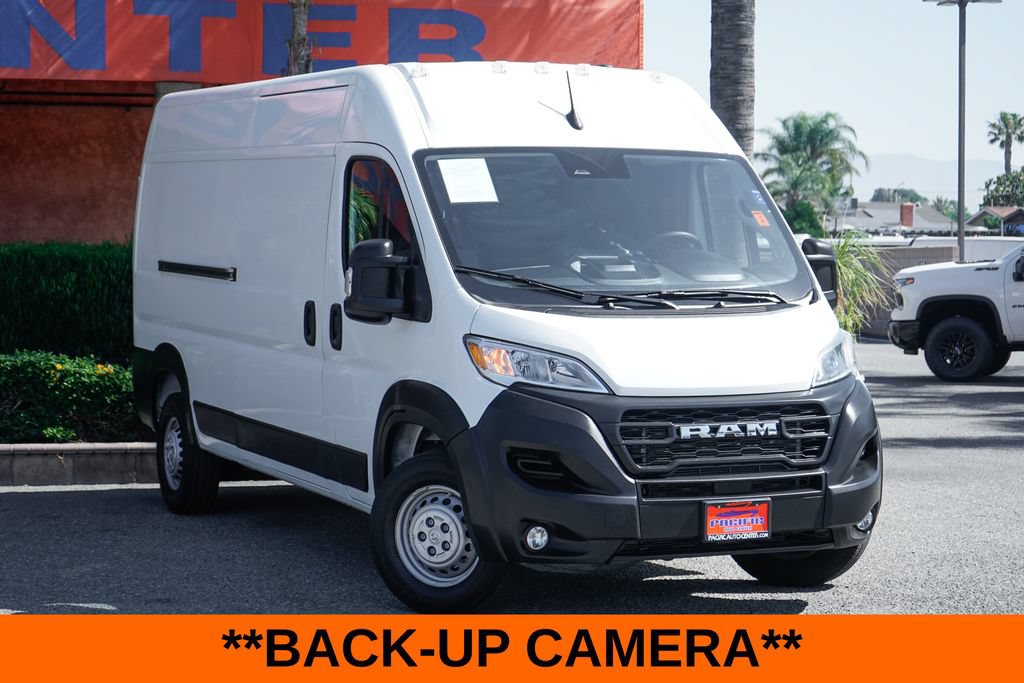 Used 2025 RAM ProMaster 2500 w/ Convenience Group FWD image 2
