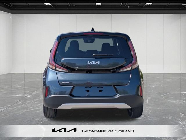 Used 2025 Kia Soul LX w/ LX Technology Package FWD image 4