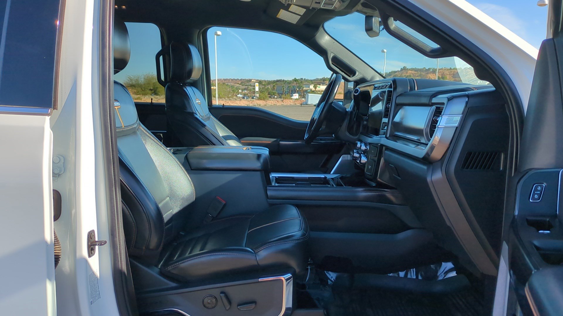 Used 2024 Ford F250 Platinum image 31