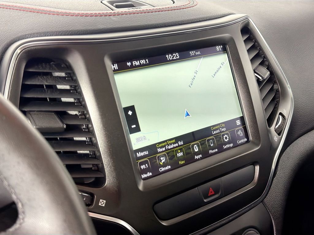 Used 2022 Jeep Cherokee Trailhawk w/ Trailhawk Elite Value Package image 14