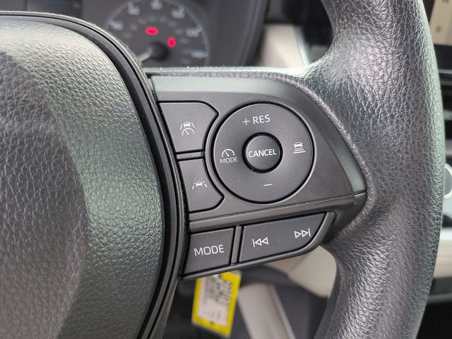 Used 2024 Toyota Corolla Cross L image 18