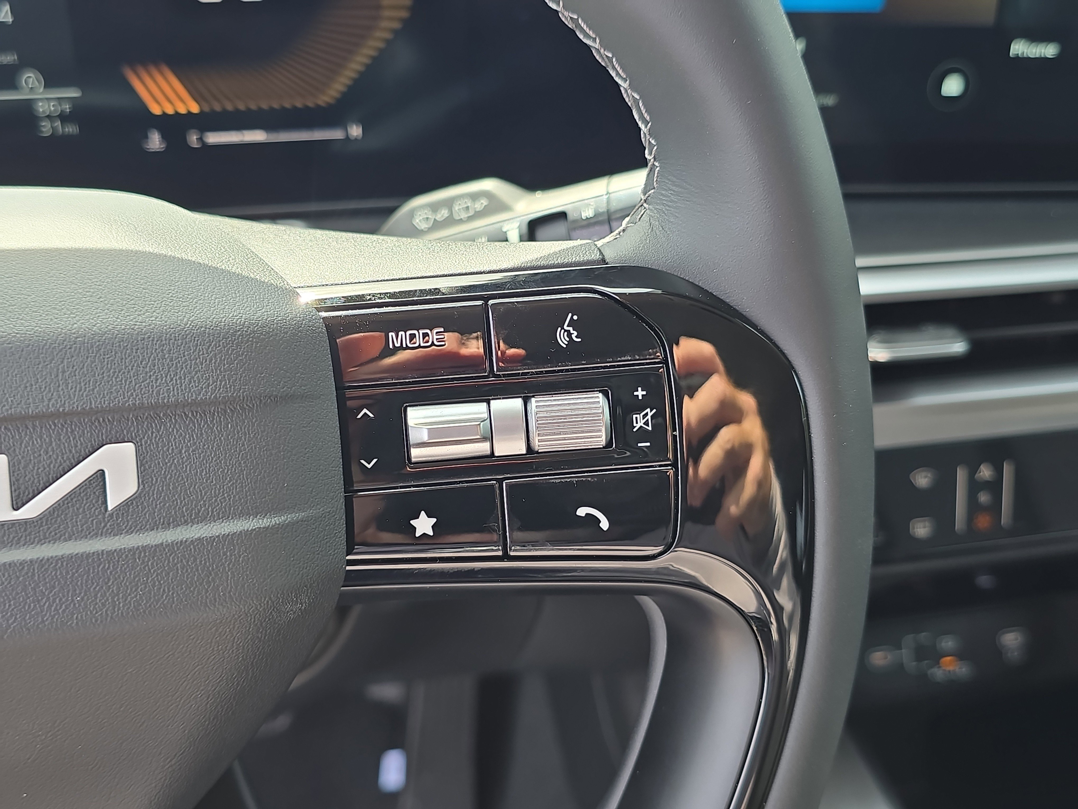 New 2026 Kia Sorento LX FWD image 31