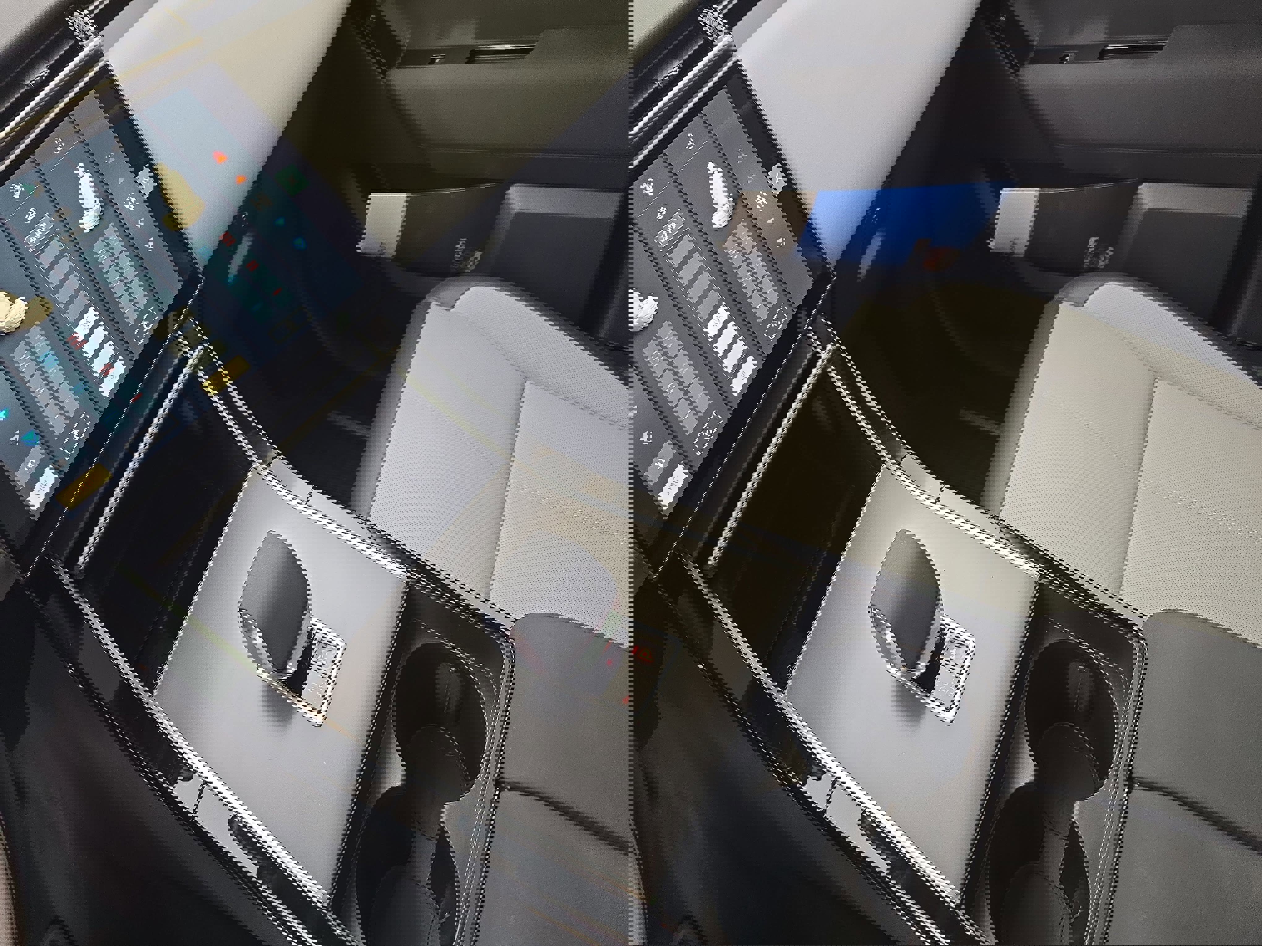 Used 2025 Land Rover Range Rover Velar Dynamic SE image 24