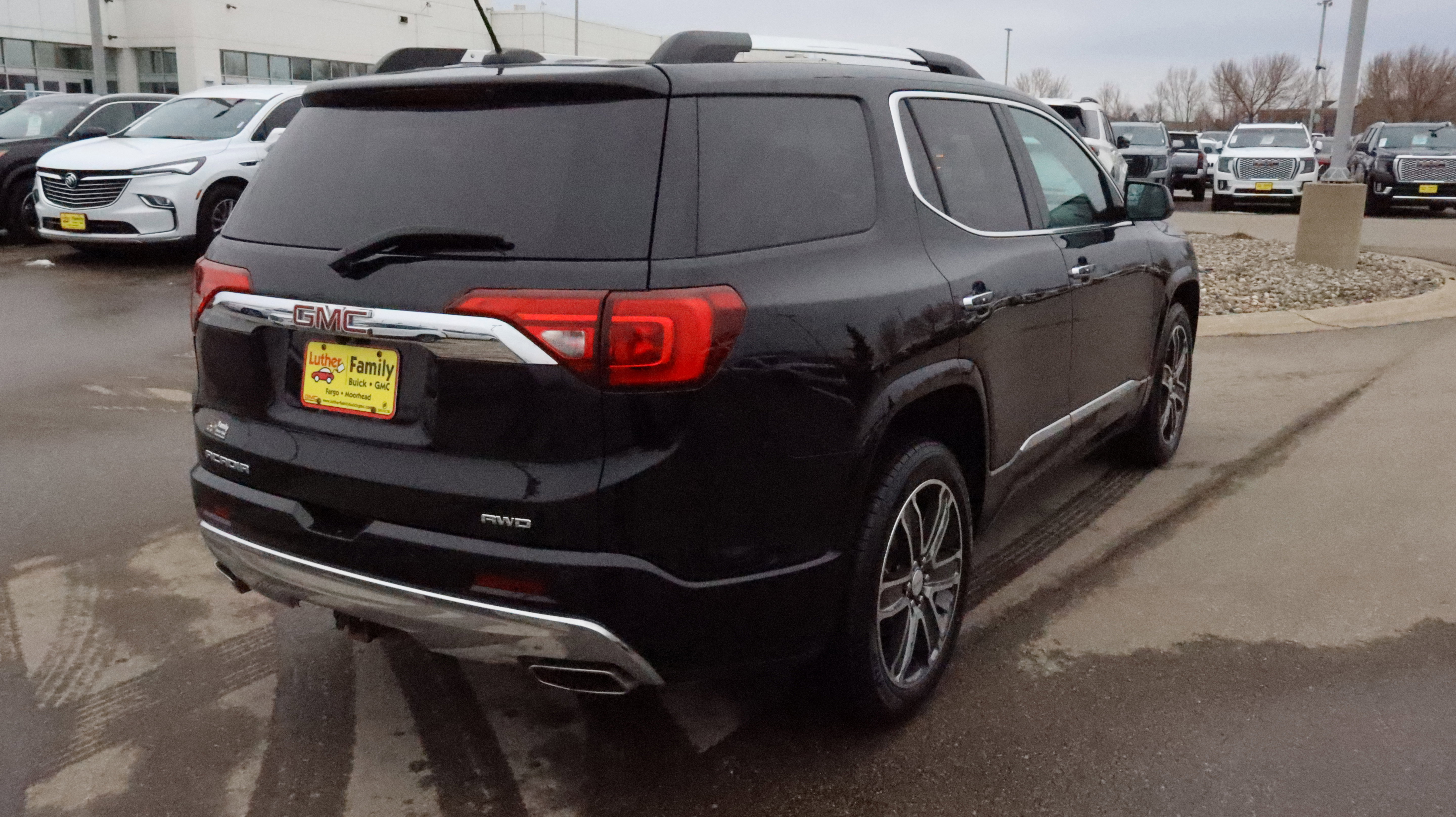 Used 2018 GMC Acadia Denali w/ Technology Package AWD/4WD image 7