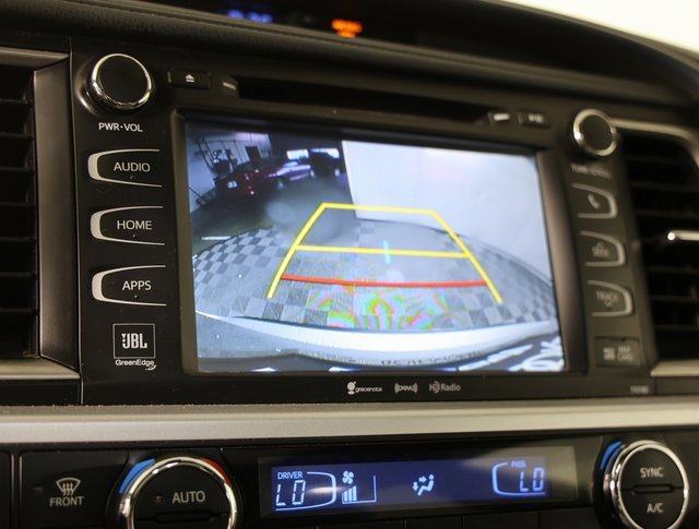 Used 2018 Toyota Highlander FWD V6 image 17