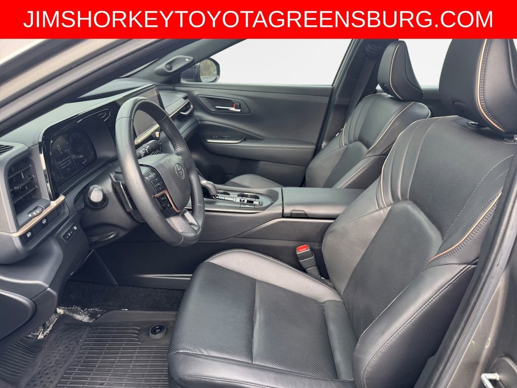 Used 2023 Toyota Crown Platinum image 12