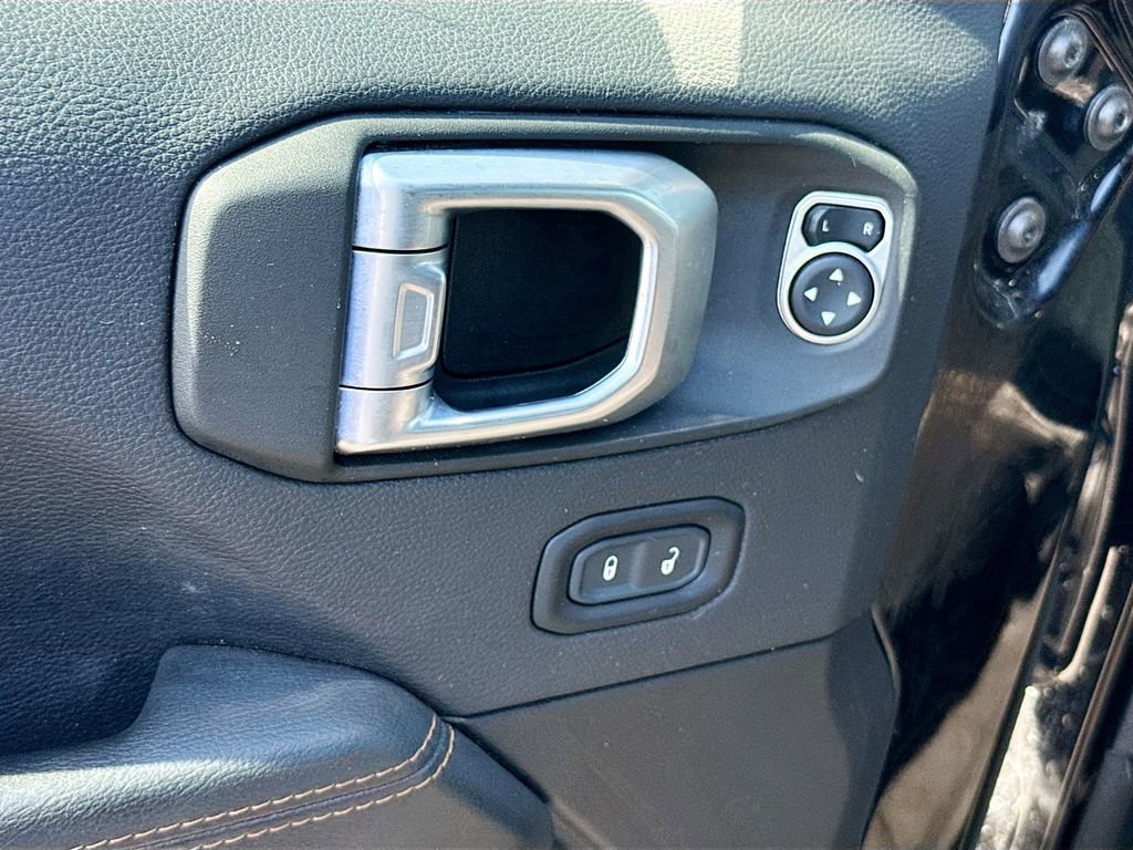 Used 2021 Jeep Gladiator Overland AWD/4WD image 19