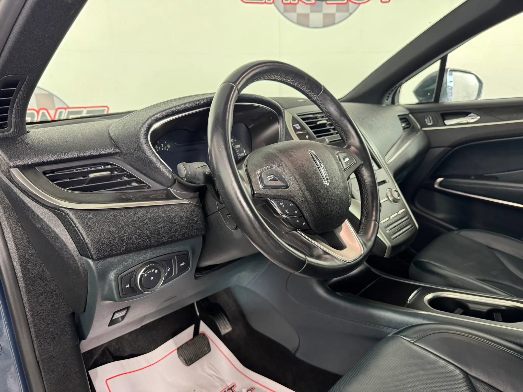 Used 2019 Lincoln MKC Reserve w/ MKC Climate Package AWD/4WD image 10