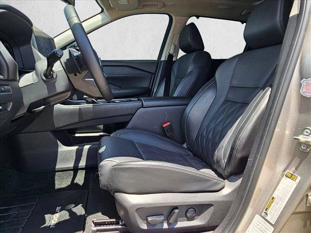 Used 2026 Nissan Rogue Platinum w/ Platinum Premium Package AWD/4WD image 12