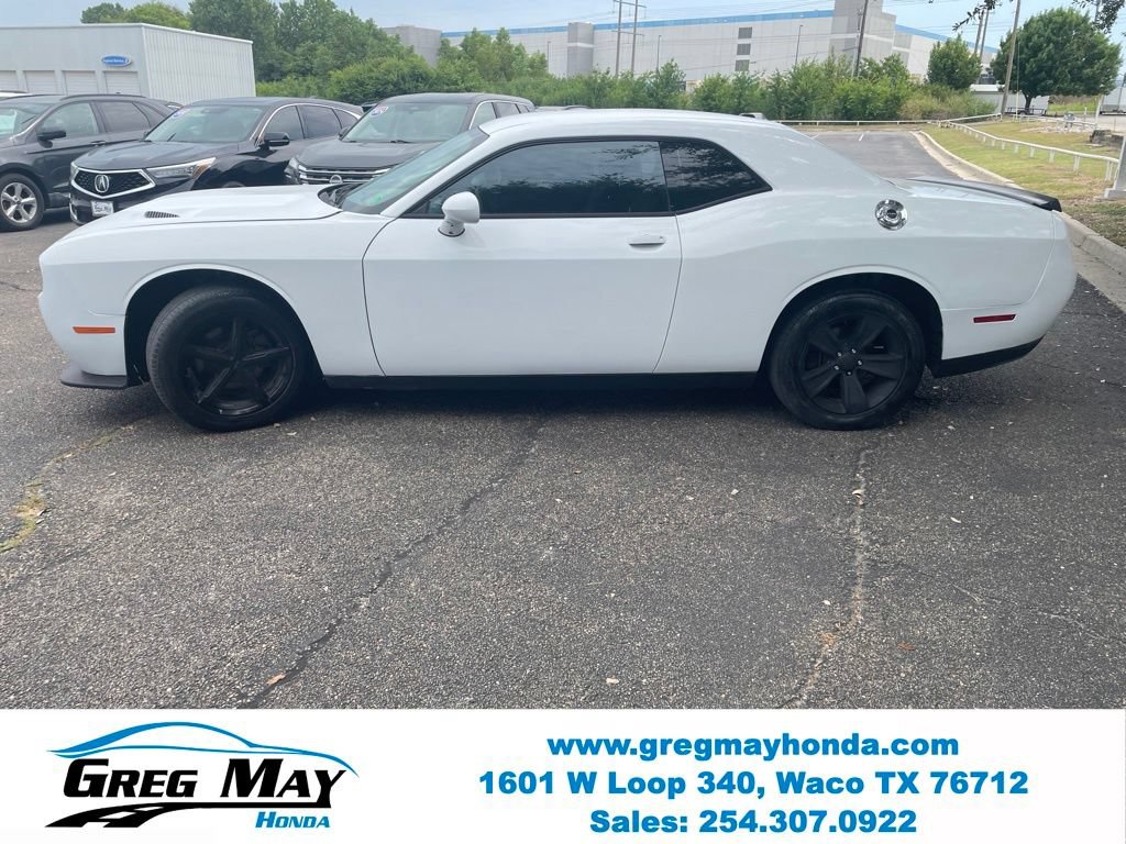 Used 2016 Dodge Challenger SXT w/ Cold Weather Group RWD image 7