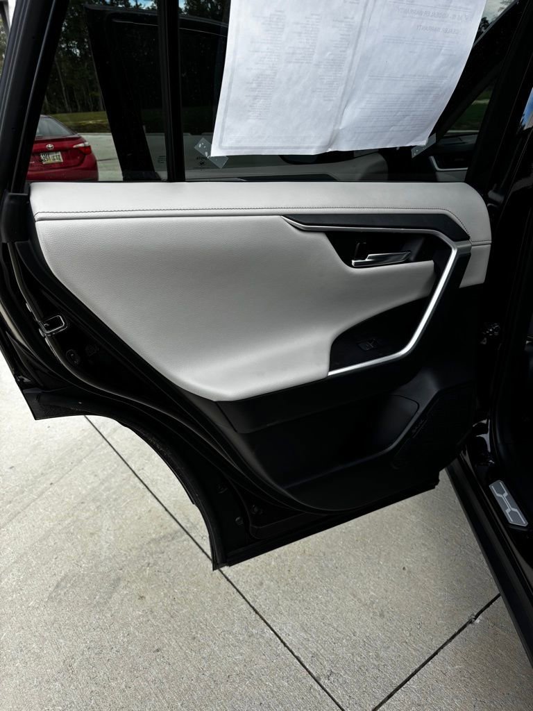 Used 2024 Toyota RAV4 Limited image 18