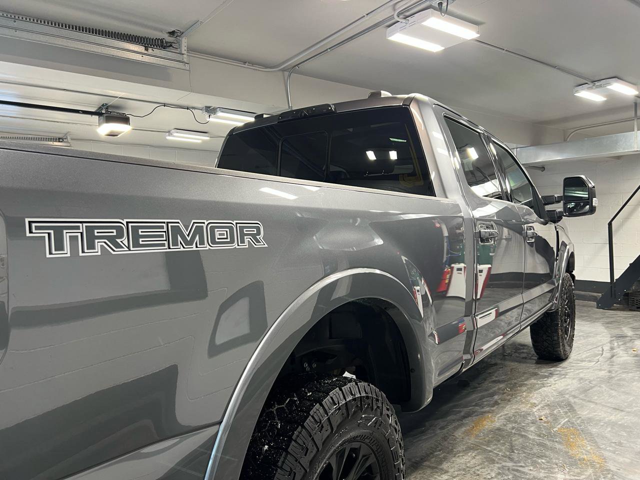 Used 2022 Ford F350 Lariat w/ Tremor Off-Road Package image 10
