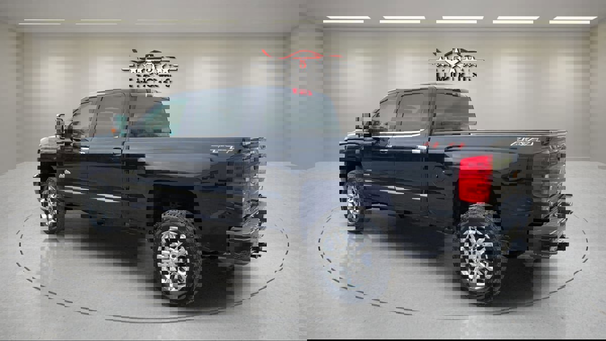 Used 2016 Chevrolet Silverado 2500 High Country w/ Duramax Plus Package image 3