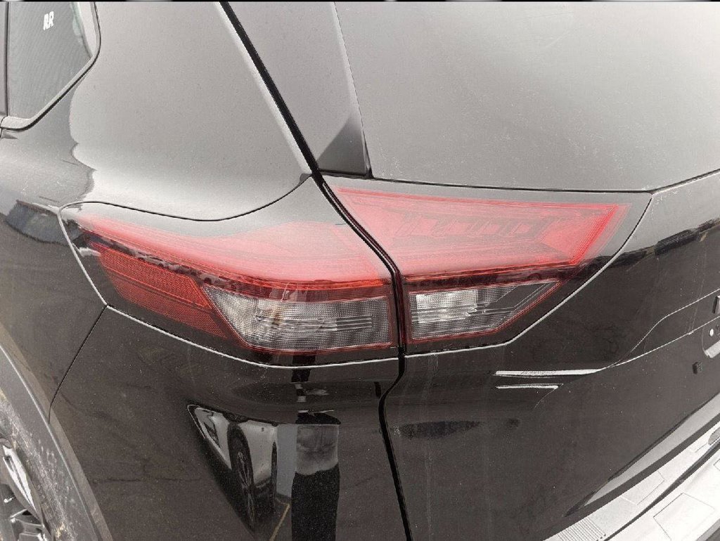 New 2026 Nissan Rogue SV w/ Cold Weather Package AWD/4WD image 4