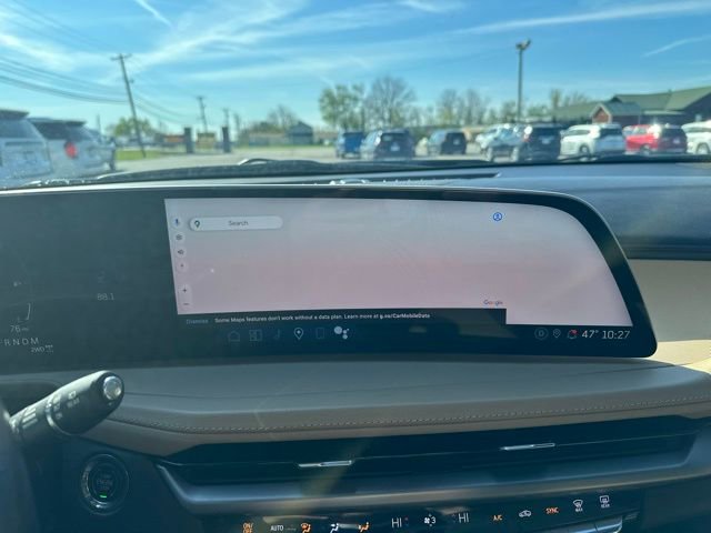 Used 2024 Cadillac XT4 Luxury w/ Cold Weather Package image 17