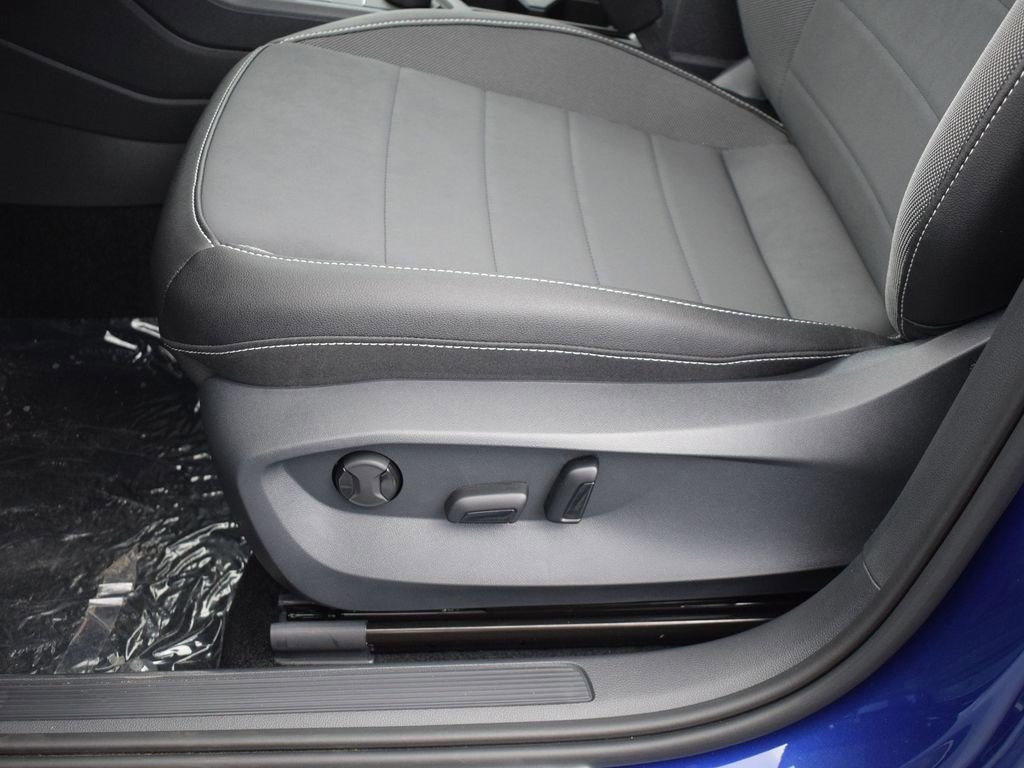 Used 2024 Volkswagen Taos SE image 26