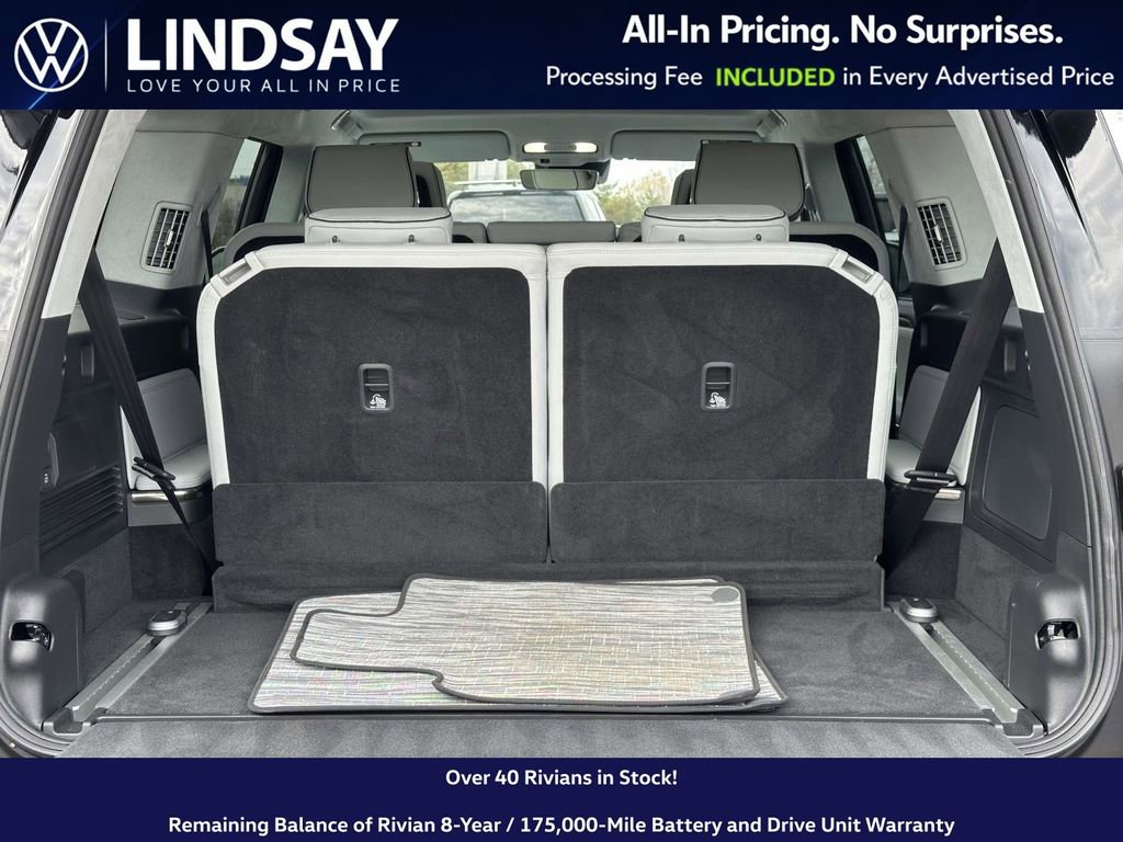 Used 2023 Rivian R1S Adventure image 17