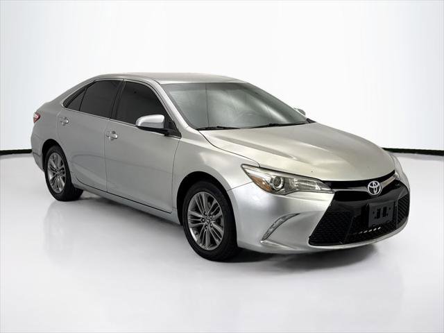 Used 2016 Toyota Camry SE FWD image 3