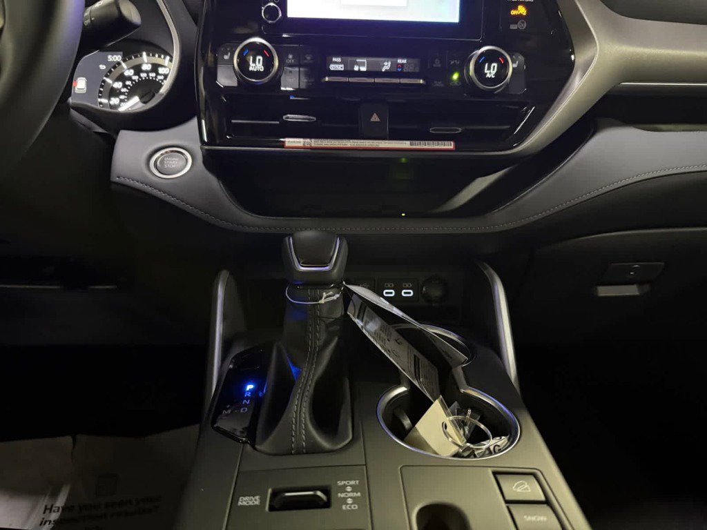 New 2026 Toyota Highlander XLE image 11