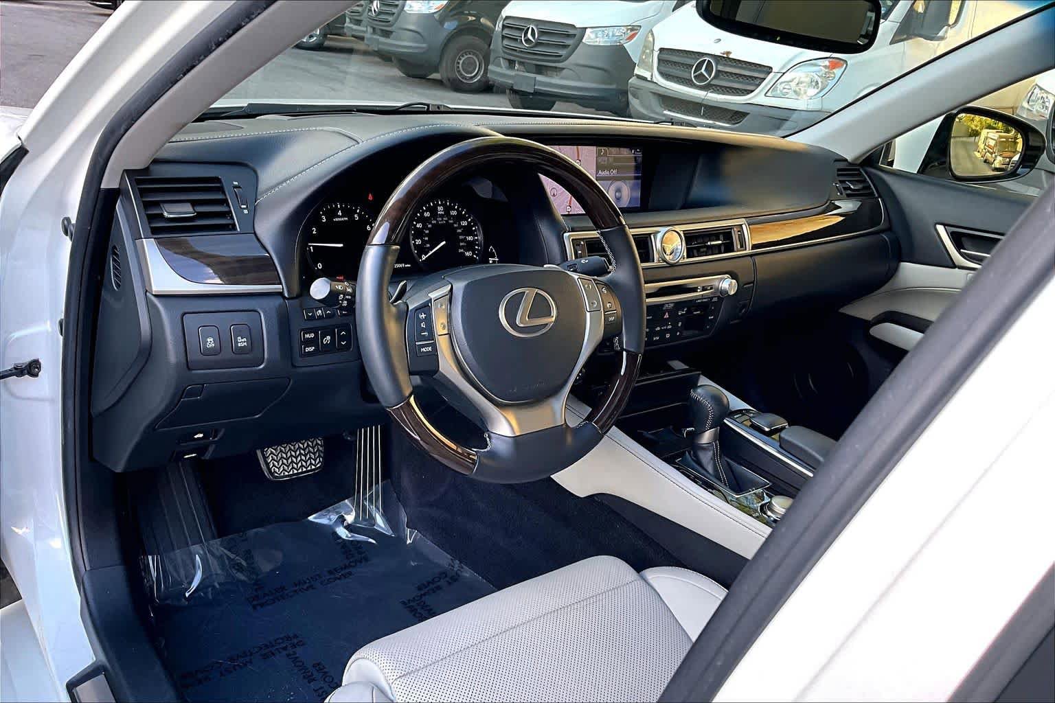 Used 2013 Lexus GS 350 w/ Luxury Pkg RWD image 16
