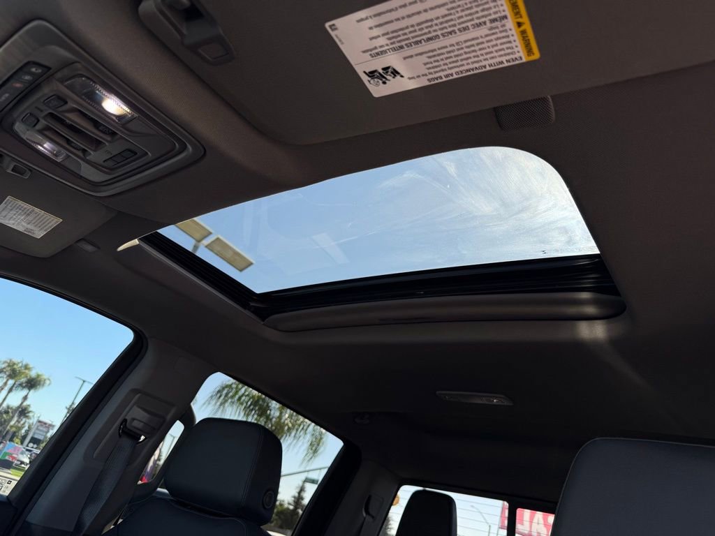 Used 2024 Chevrolet Silverado 1500 LT Trail Boss w/ LT Trail Boss Premium Package image 17