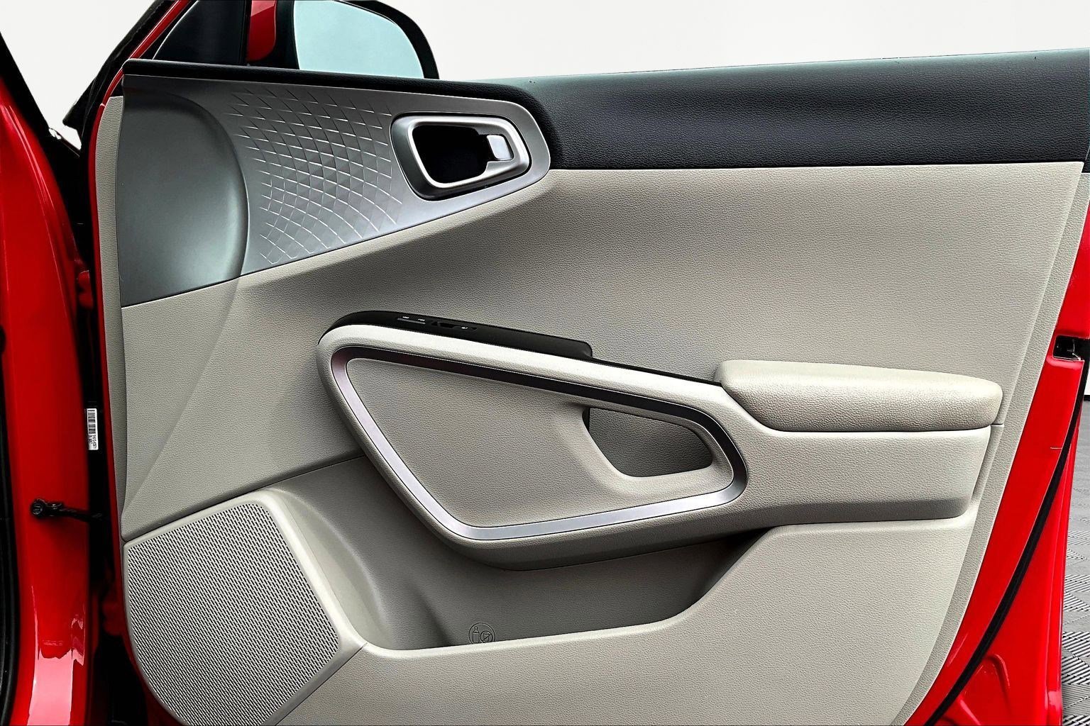 Used 2020 Kia Soul LX image 28