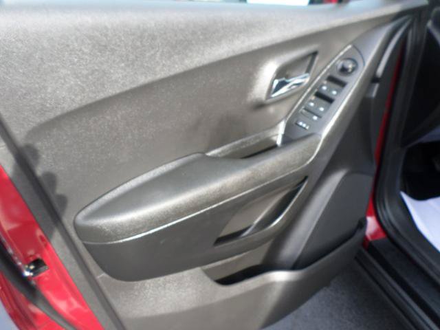 Used 2020 Chevrolet Trax LT AWD/4WD image 31