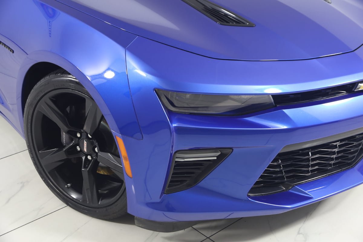 Used 2018 Chevrolet Camaro SS RWD image 21