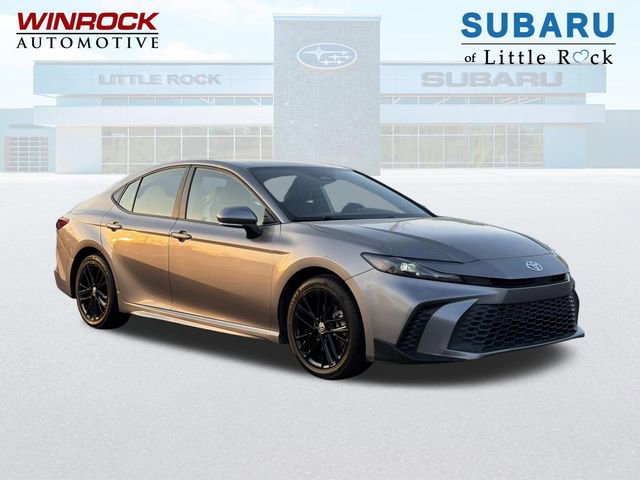 Used 2025 Toyota Camry SE image 1